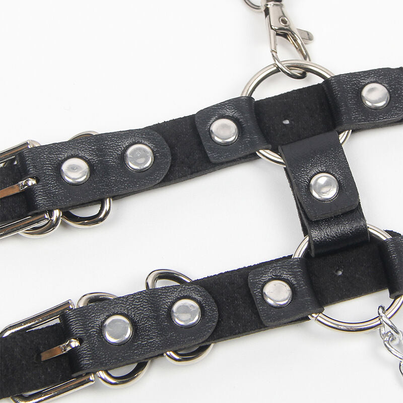 PETTORINA CON CINGHIE E CATENA DETTAGLI TAGLIA UNICA