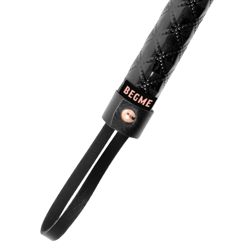 BLACK EDITION FLOGGER IN PELLE VEGANA - CHARME VIBE